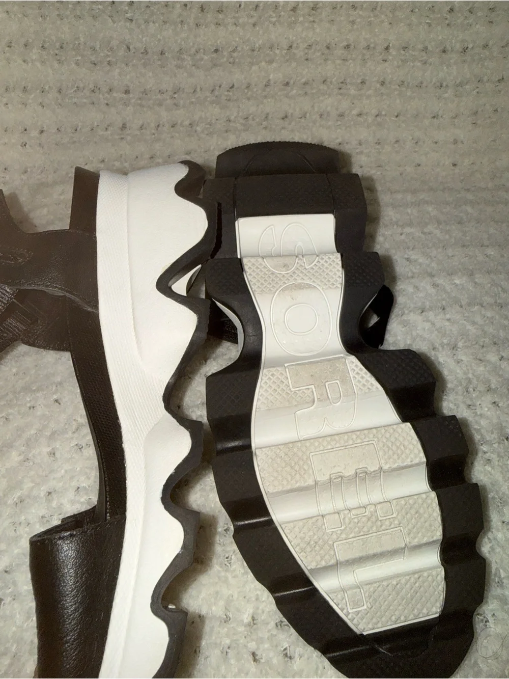 SOREL Women's Kinetic Impact Y-Strap High Sandal - Picture 3 of 4